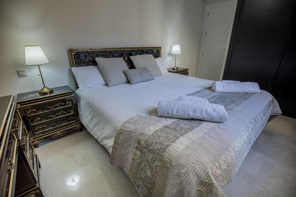 Apartamento Calle Sierpes Севілья Екстер'єр фото