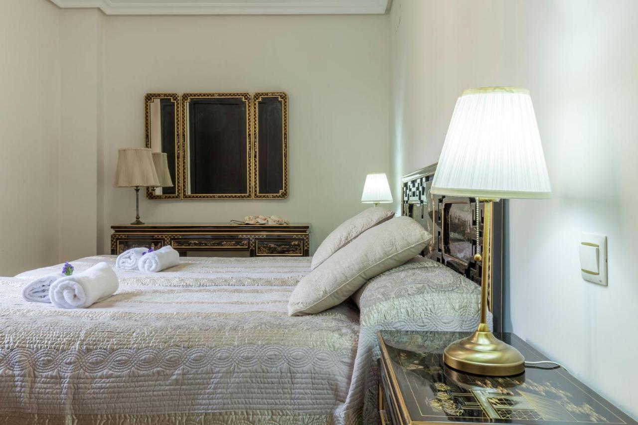 Apartamento Calle Sierpes Севілья Екстер'єр фото